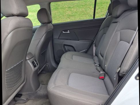 Used 2015 Kia Sportage LX FWD image 18