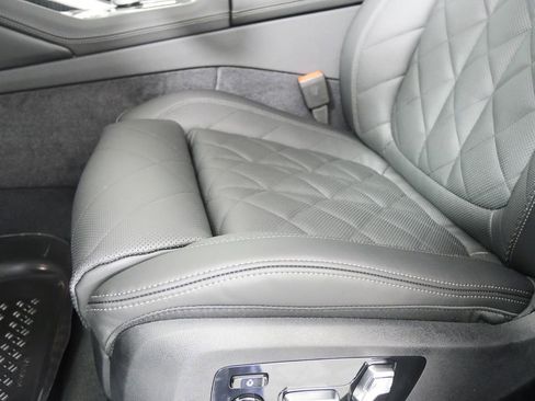 New 2026 BMW X6 xDrive40i w/ Climate Comfort Package image 10