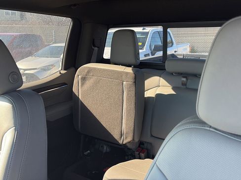 Used 2025 GMC Sierra 1500 SLT image 9