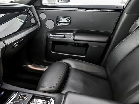 Used 2015 Rolls-Royce Ghost RWD image 36