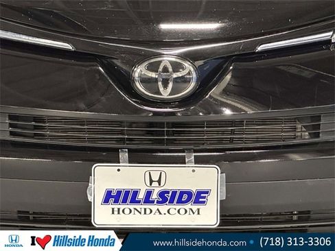 Used 2018 Toyota RAV4 XLE image 8