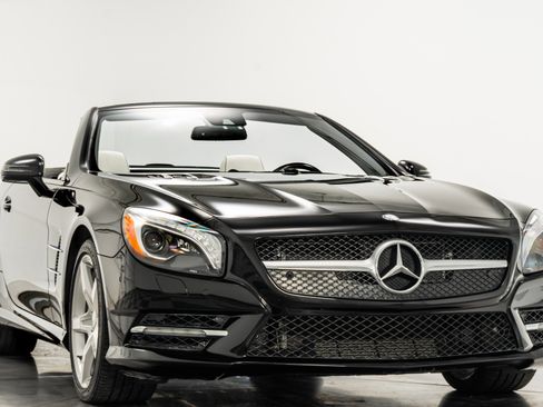 Used 2013 Mercedes-Benz SL 550 image 3