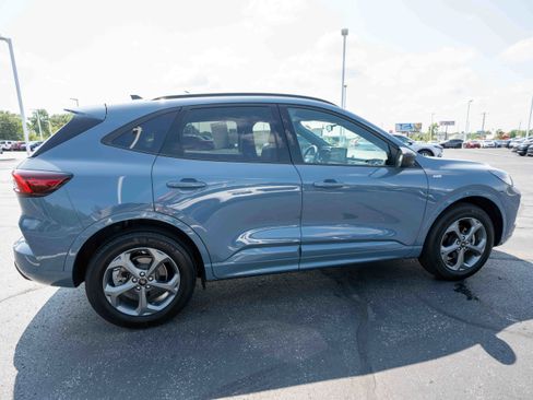 Used 2023 Ford Escape ST-Line w/ Tech Pack #1 AWD/4WD image 6