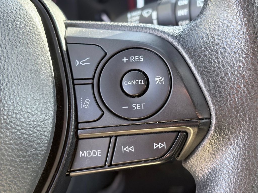 Used 2024 Toyota RAV4 XLE FWD image 14