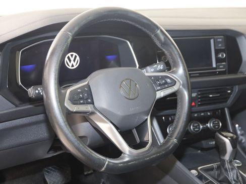 Used 2024 Volkswagen Jetta SE w/ Panoramic Sunroof Package FWD image 6