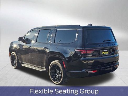 Used 2024 Jeep Wagoneer Series II image 2