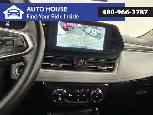 Used 2024 Chevrolet TrailBlazer LT w/ Convenience Package FWD image 24