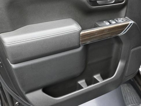 Used 2022 Chevrolet Silverado 1500 LT RWD image 11
