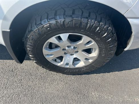 Used 2009 Suzuki Equator Sport image 27