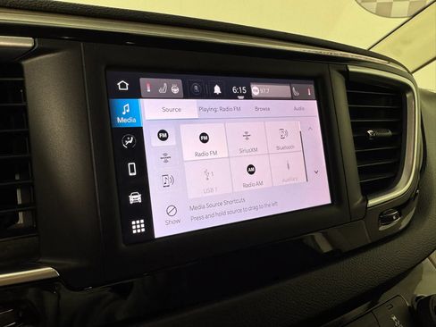 Used 2022 Chrysler Voyager LX FWD image 20