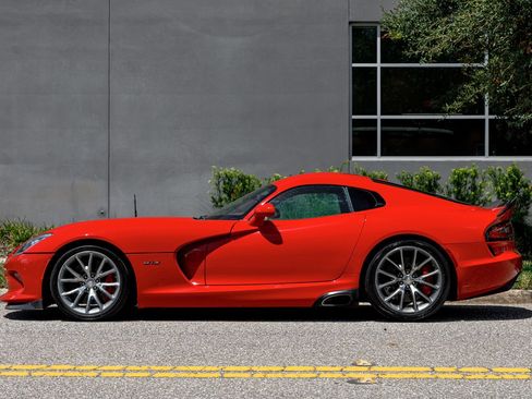 Used 2014 SRT Viper GTS w/ GTS Laguna Interior Package RWD image 22