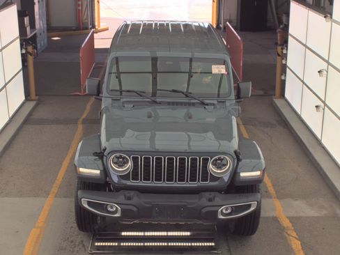 Used 2025 Jeep Wrangler Unlimited Sahara w/ Safety Group AWD/4WD image 2