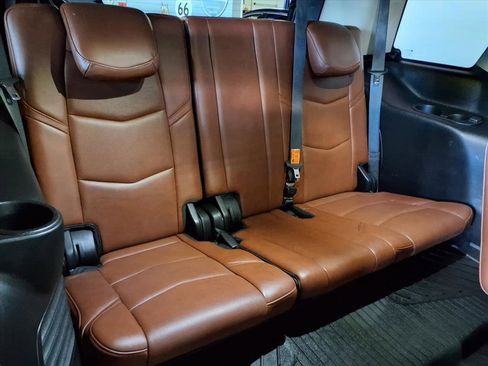 Used 2019 Cadillac Escalade Luxury w/ Escalade Sport Edition image 11