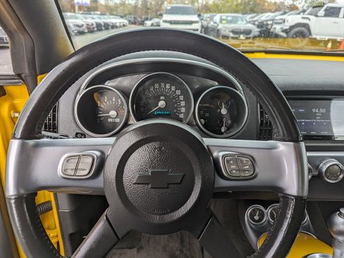 Used 2004 Chevrolet SSR w/ Preferred Equipment Group RWD image 15