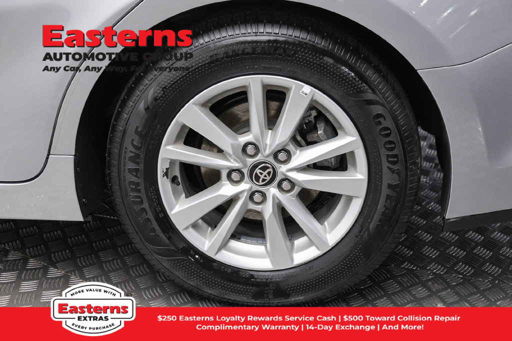 Used 2025 Toyota Camry LE w/ Convenience Package FWD image 9