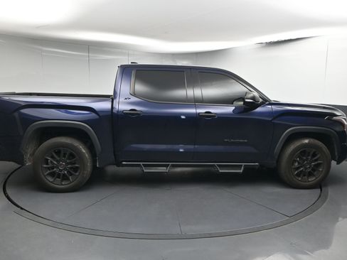 Used 2022 Toyota Tundra SR5 w/ Convenience Package image 9