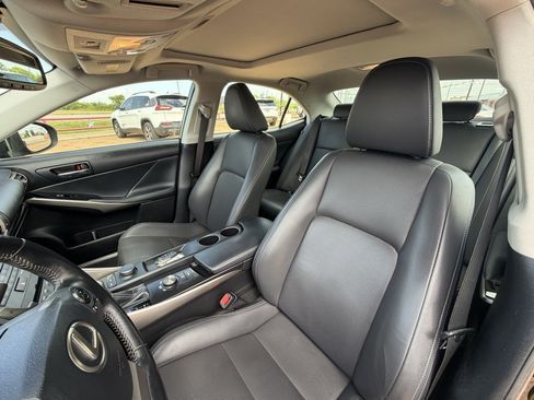 Used 2016 Lexus IS 200t RWD image 16
