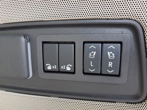 Certified 2024 Cadillac Escalade ESV Sport Platinum image 26