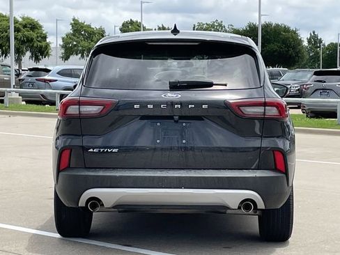 Used 2024 Ford Escape Active w/ Cold Weather Package FWD image 5