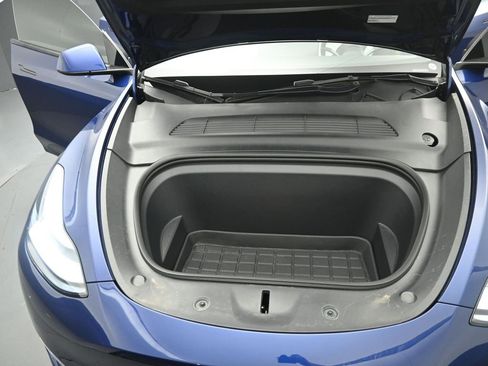 Used 2022 Tesla Model Y Long Range image 27