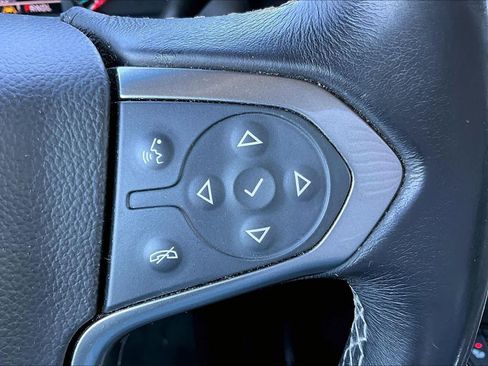 Used 2018 Chevrolet Suburban LT image 20