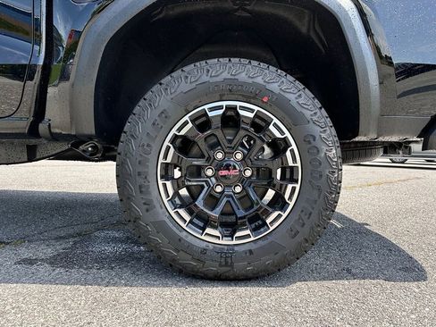New 2026 GMC Canyon AT4 w/ AT4 Premium Package AWD/4WD image 39