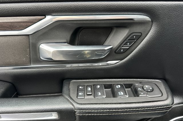 Used 2025 RAM 1500 Laramie AWD/4WD image 12