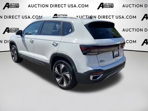 Used 2025 Volkswagen Taos SE AWD/4WD image 22
