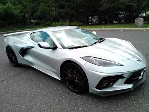 Used 2026 Chevrolet Corvette Stingray Premium Cpe w/ Z51 Performance Package RWD image 2