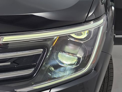 Certified 2025 Volkswagen Atlas SEL AWD/4WD image 33