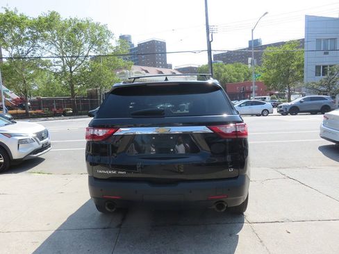 Used 2021 Chevrolet Traverse LT w/ LT Premium Package AWD/4WD image 8