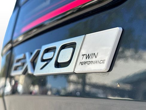 New 2025 Volvo EX90 Ultra image 12