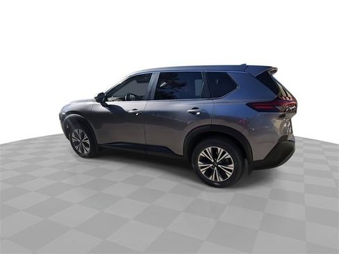 Used 2023 Nissan Rogue SV image 6