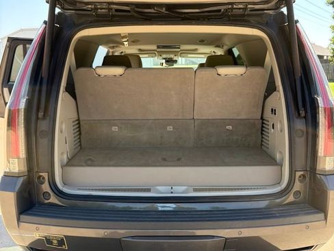 Used 2020 Cadillac Escalade Luxury AWD/4WD image 26