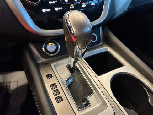 Used 2018 Nissan Murano SV w/ Premium Package AWD/4WD image 16