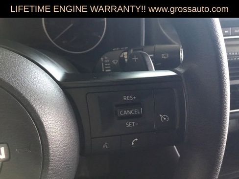 Used 2023 Nissan Rogue S AWD/4WD image 15