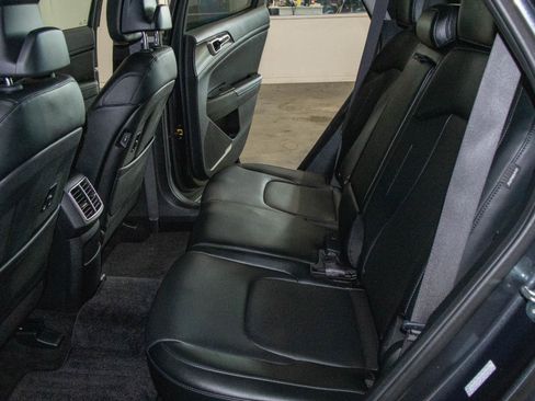 Used 2024 Kia Sportage EX image 14