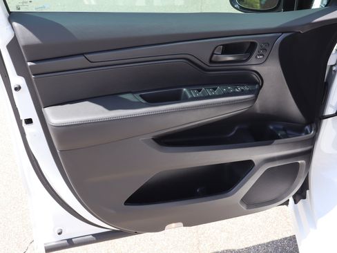 Used 2024 Honda Odyssey Sport image 13