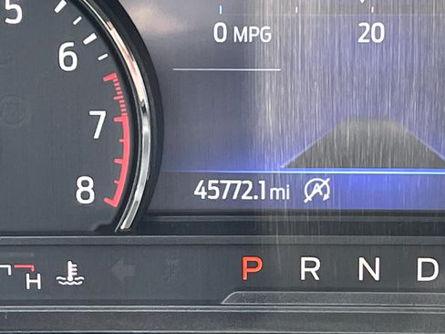 Used 2021 Ford Explorer XLT w/ Equipment Group 202A AWD/4WD image 15