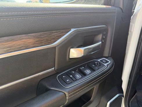 Used 2019 RAM 2500 Laramie AWD/4WD image 14
