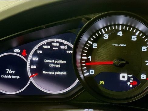 Used 2023 Porsche Cayenne Coupe image 13