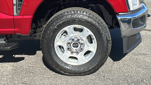 New 2027 Ford F350 XLT w/ FX4 Off-Road Package AWD/4WD image 10