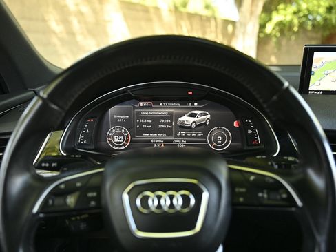 Used 2017 Audi Q7 3.0T Premium Plus w/ Premium Plus Package AWD/4WD image 28