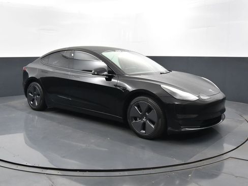 Used 2021 Tesla Model 3 Standard Range Plus image 39