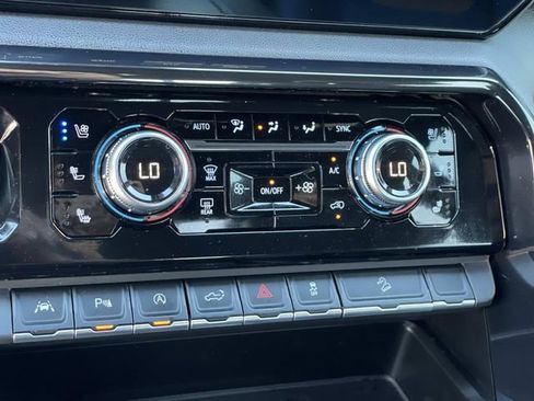 Used 2023 GMC Sierra 1500 AT4 w/ AT4 Premium Package image 15