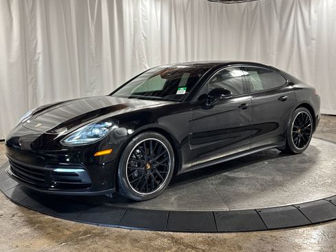 Used 2019 Porsche Panamera 4 image 1