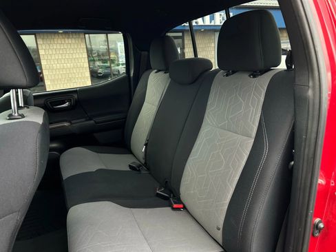 Used 2021 Toyota Tacoma TRD Off-Road w/ Technology Package image 13