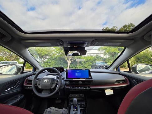 New 2026 Toyota Prius Plug-In Hybrid FWD image 4