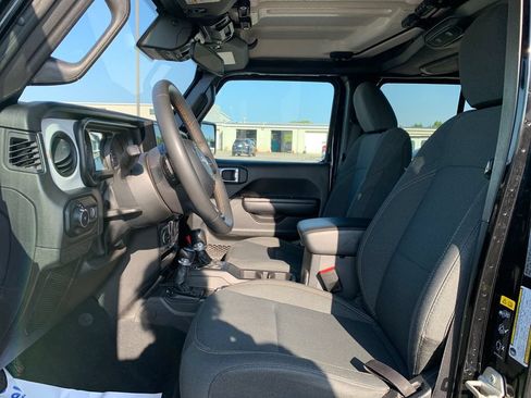 Used 2024 Jeep Wrangler Unlimited Sport AWD/4WD image 15