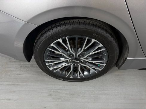 Used 2023 Kia Forte GT-Line w/ GT-Line Premium Package FWD image 11